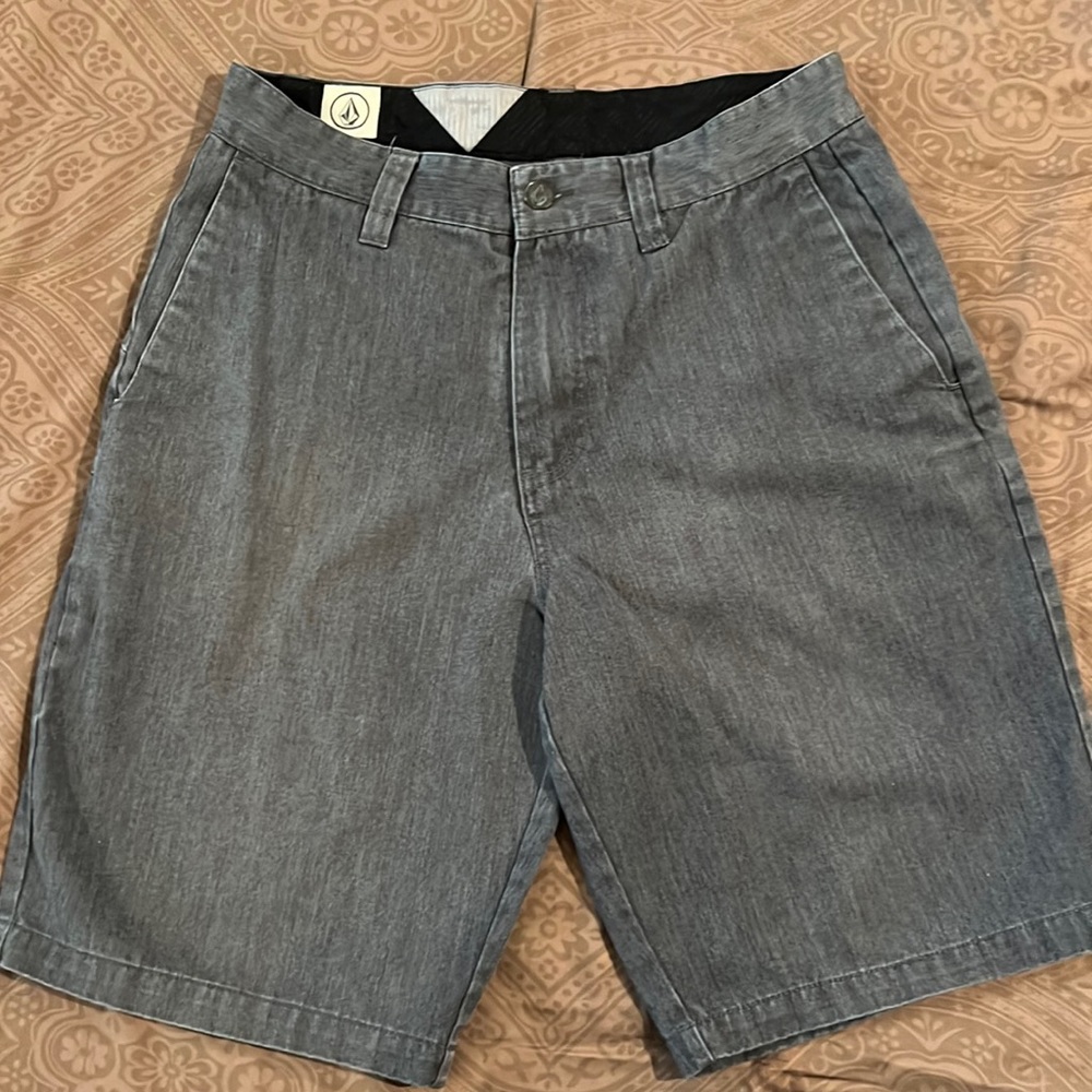 Volcom shorts